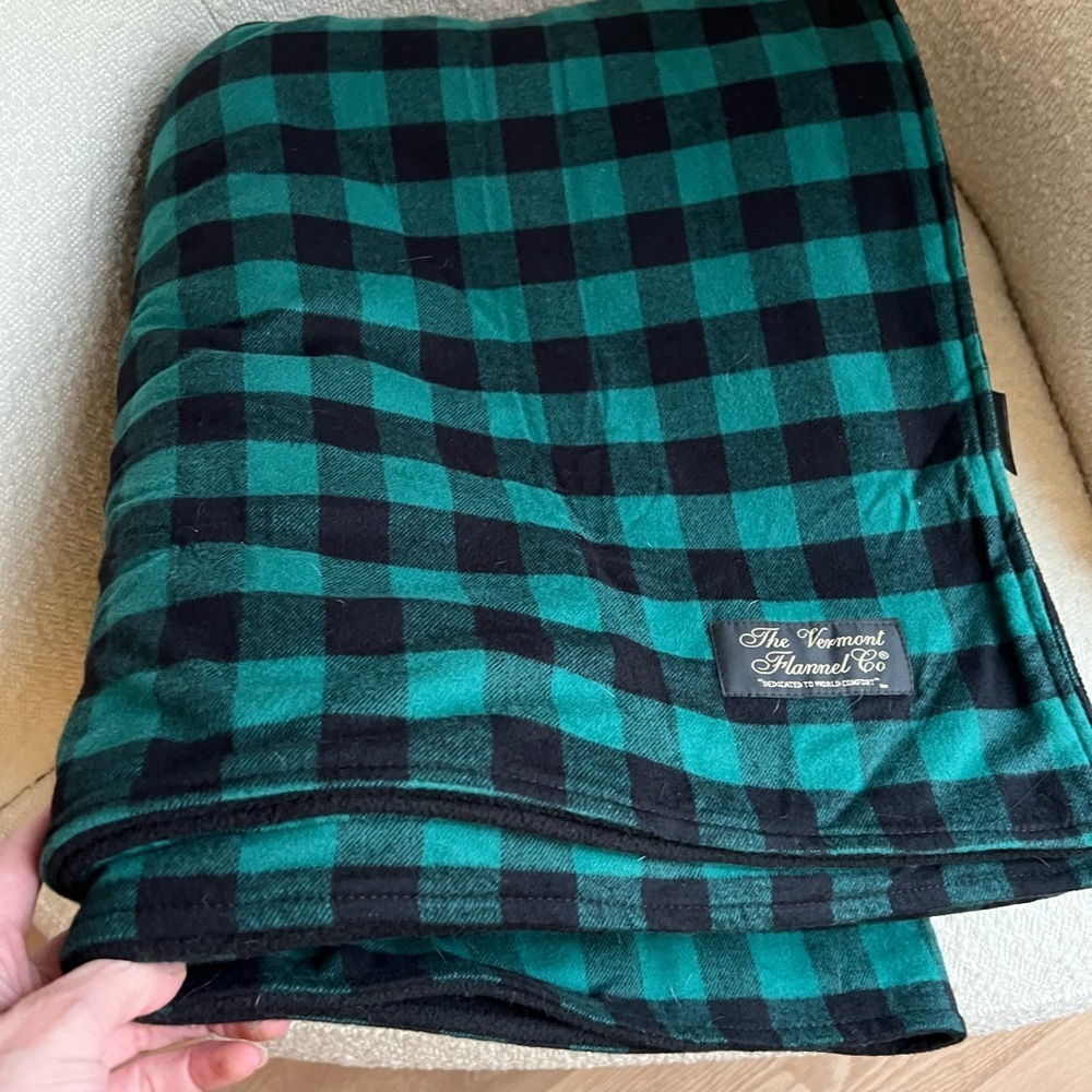 The Vermont Flannel & Co green buffalo check Stadium Blanket SOLD OUT NEW W/tags - Picture 8 of 9